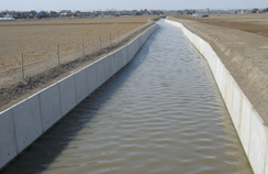 農業用水路整備工事